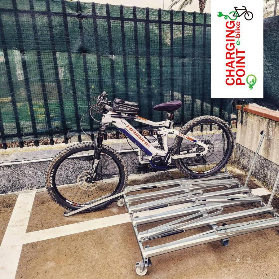 Residence Colibri Family & Bike Лоано Екстер'єр фото